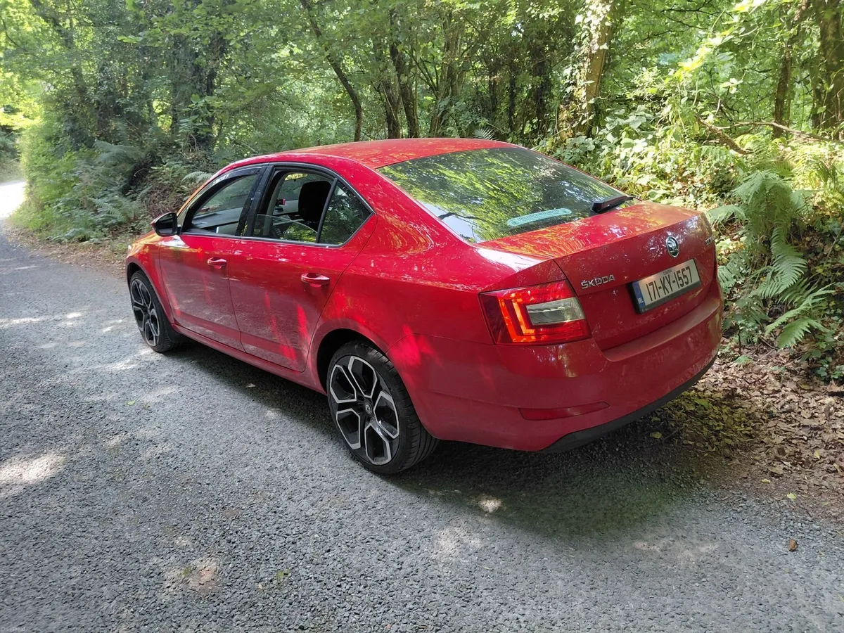 New nct today8/28,tax6/27,auto,only 115mls,as new - Image 3