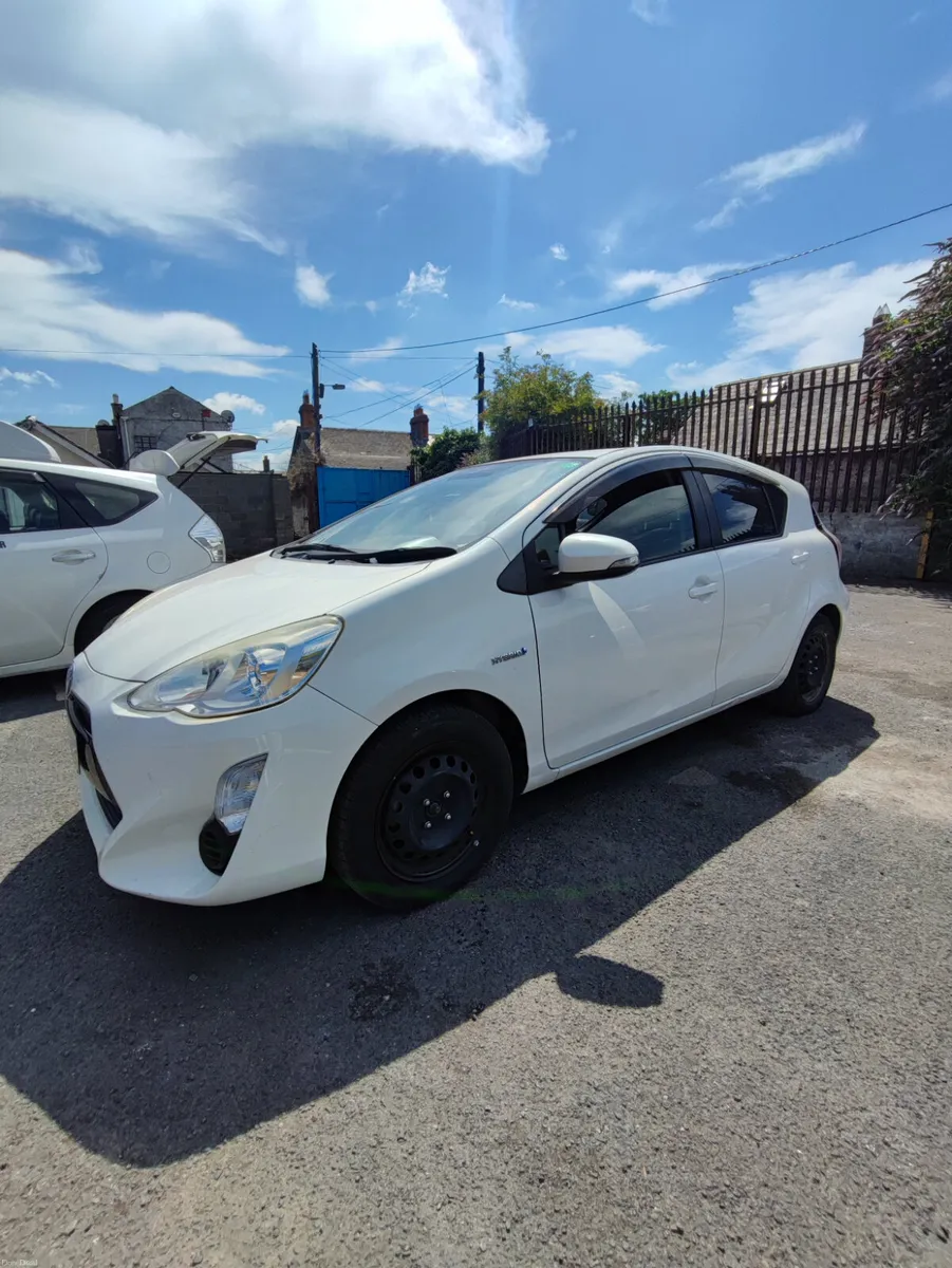 Toyota Aqua 2015 - Image 1