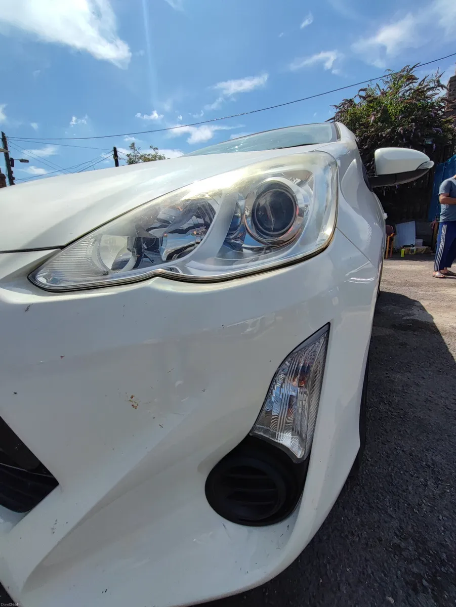 Toyota Aqua 2015 - Image 2
