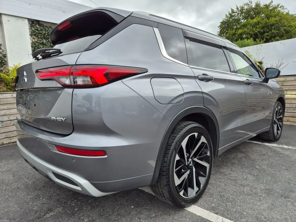 Mitsubishi Outlander 2.4 PHEV / EXCEED TOP SPEC / - Image 6