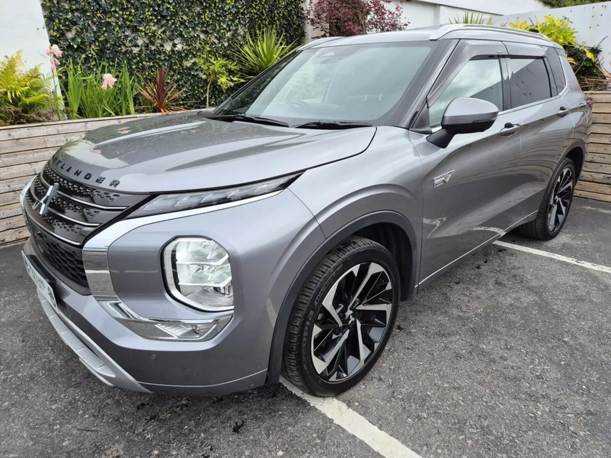 Mitsubishi Outlander 2.4 PHEV / EXCEED TOP SPEC / - Image 3
