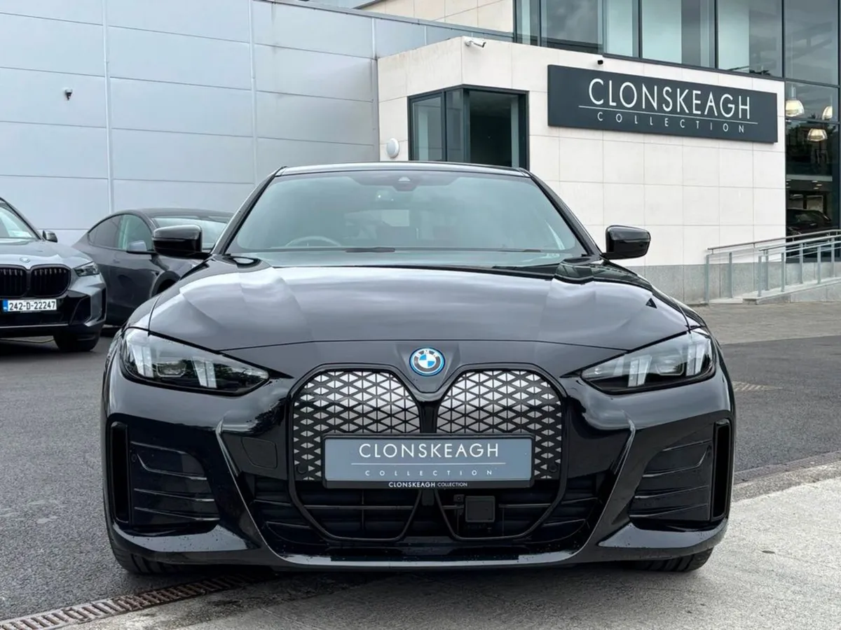 BMW i4 EDRIVE40 M SPORT - Image 3