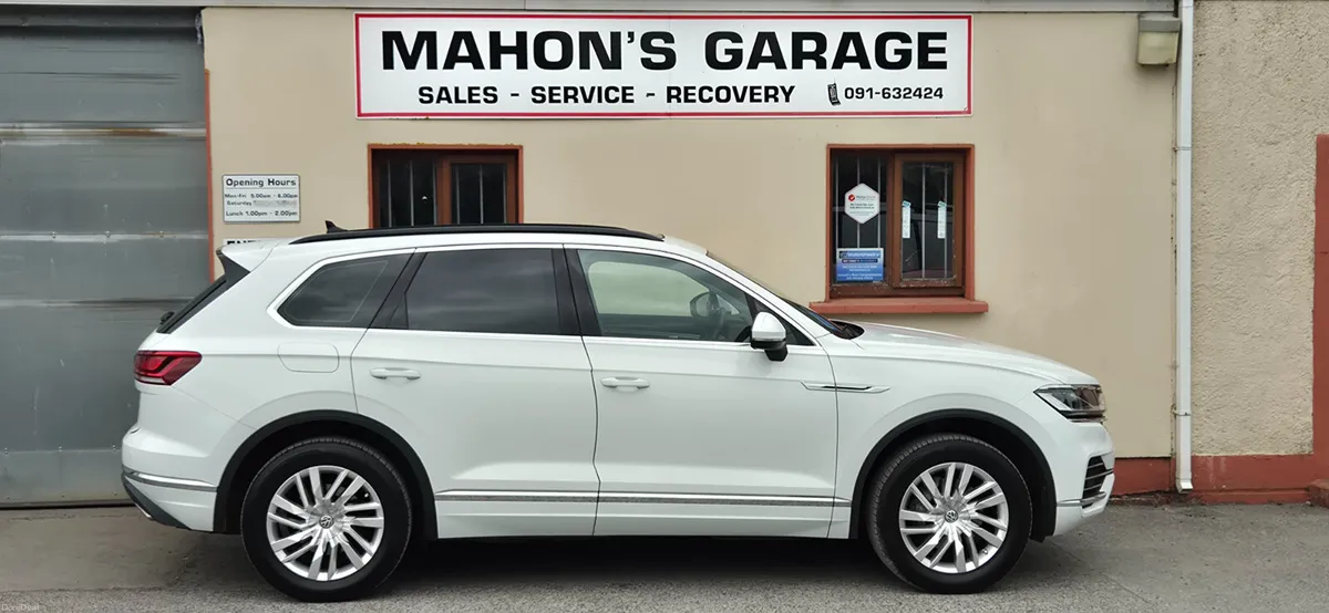 Volkswagen Touareg 2019 Passenger - Image 2