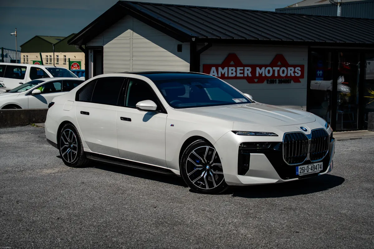 2025 - BMW  i7 - Image 1