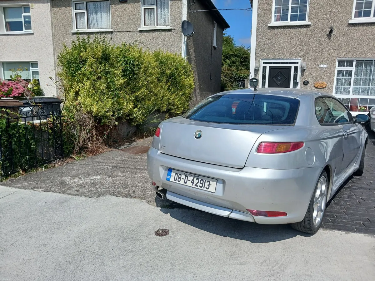 Alfa Romeo GT 2008 - Image 3