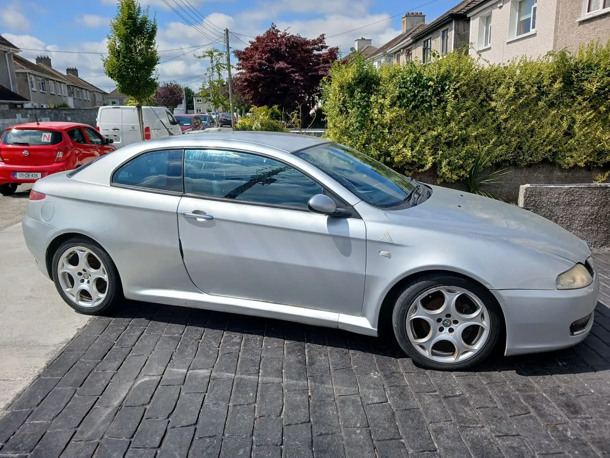Alfa Romeo GT 2008 - Image 2