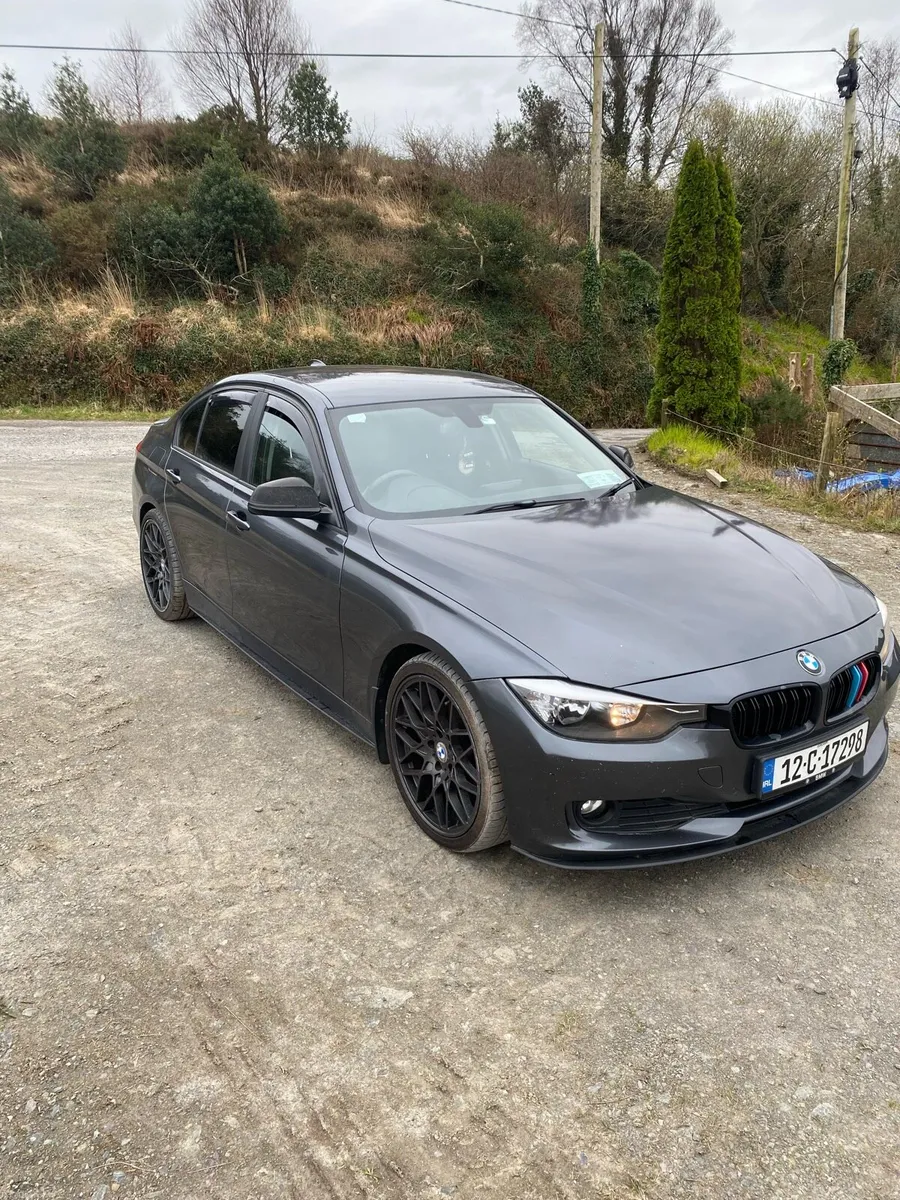 BMW 320 - Image 2