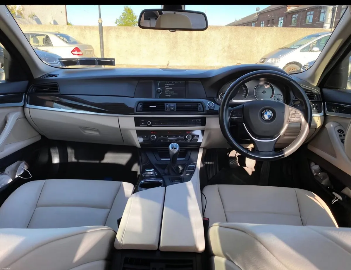 BMW 5-Series 2012 - Image 4