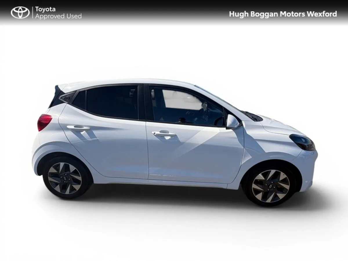 Hyundai i10 DELUXE PLUS AUTOMATIC ONLY 7500 KILOME - Image 3