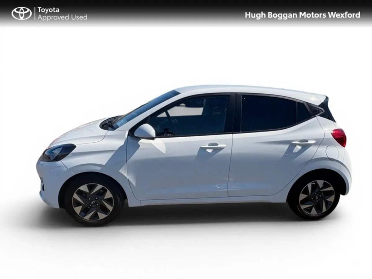 Hyundai i10 DELUXE PLUS AUTOMATIC ONLY 7500 KILOME - Image 5