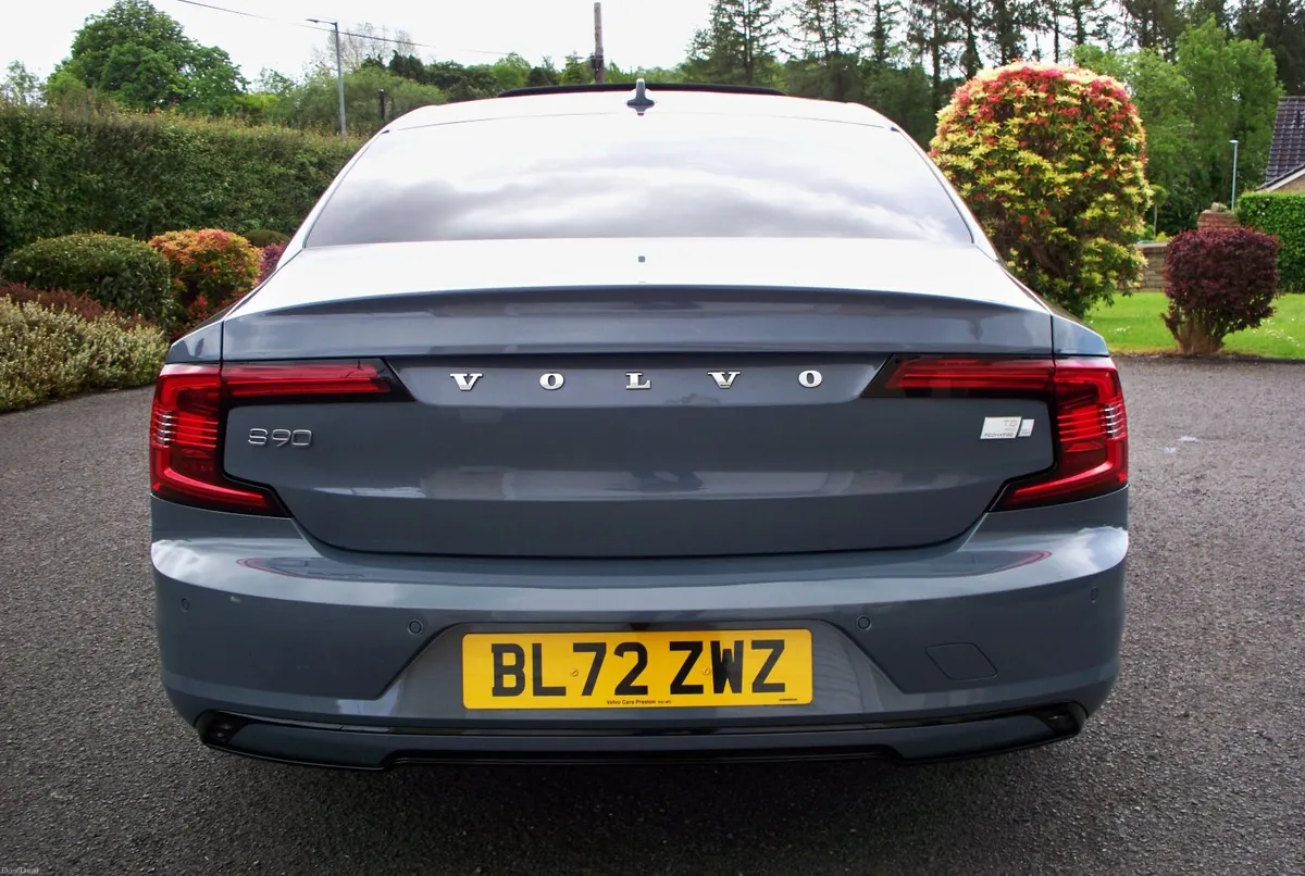 Volvo S90 2.0 T8 RC PHEV(455) Ultimate Dark AWD - Image 3