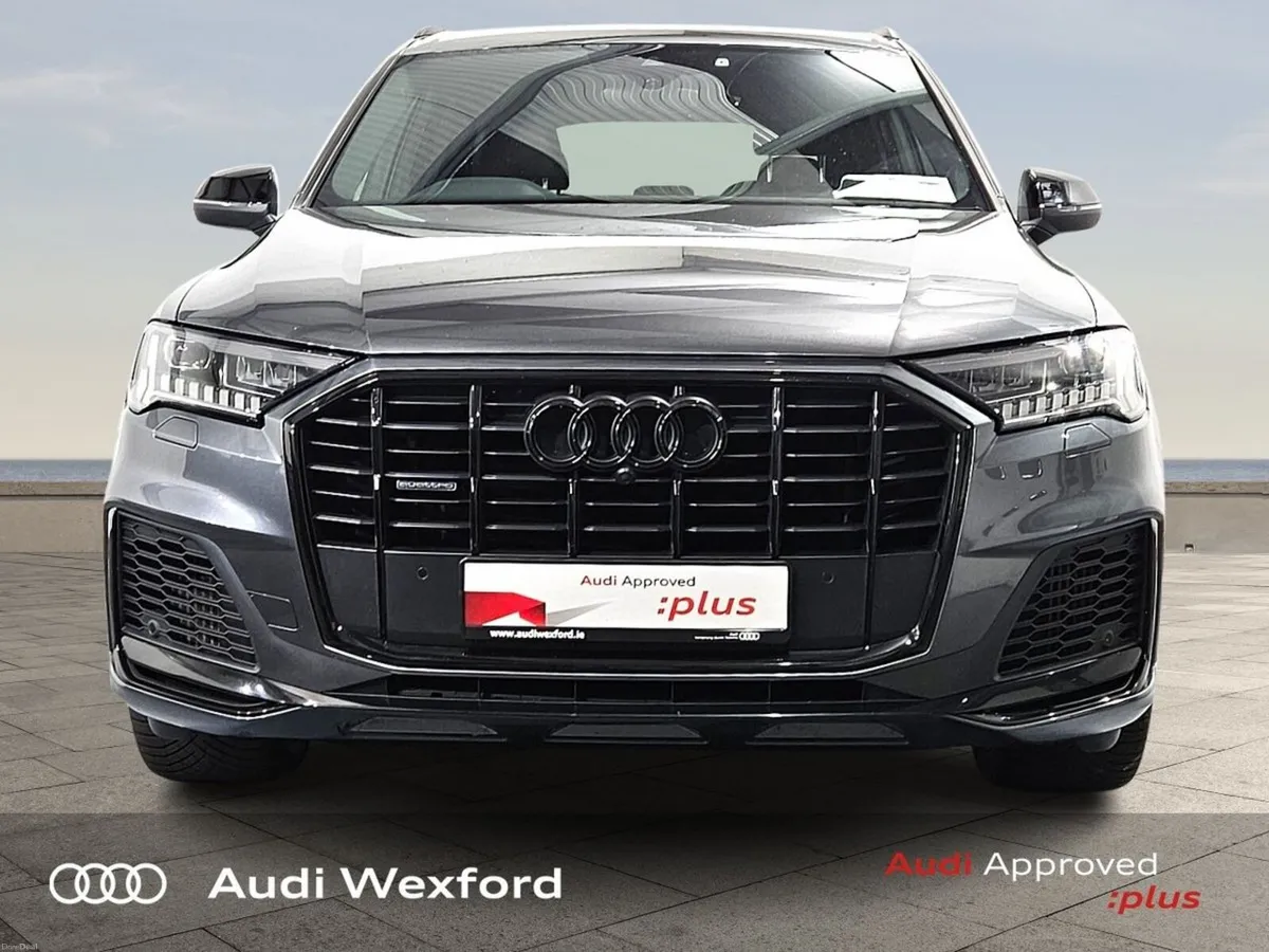 Audi Q7 55 TFSI e QUATTRO S LINE *Black Edition* € - Image 3