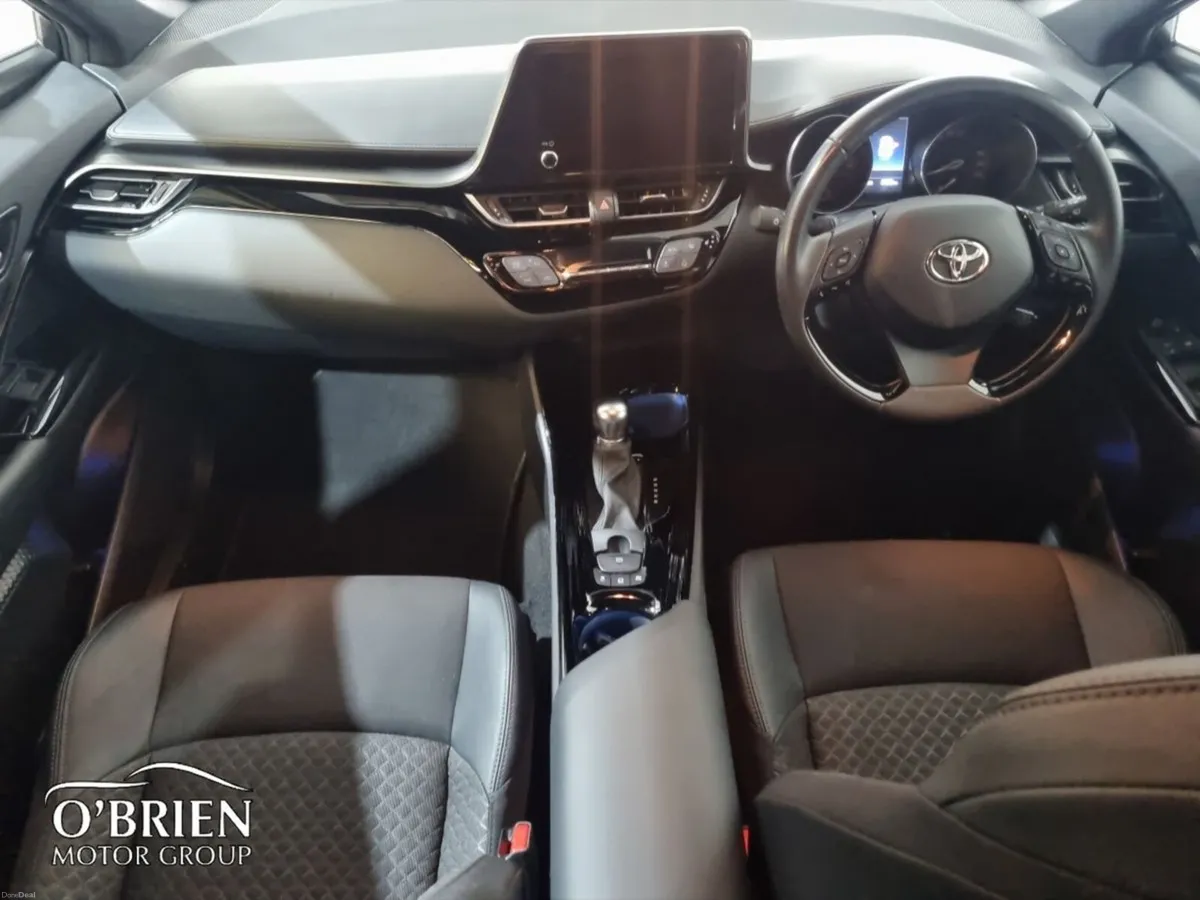 Toyota C-HR 1.8 HYBRID SPORT - Image 2