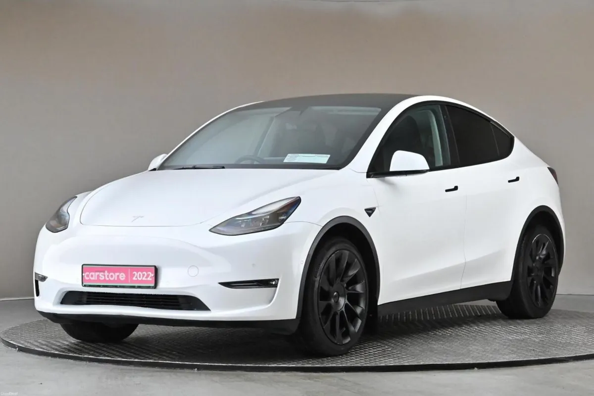 Tesla Model Y LONG RANGE AWD DUAL MOTOR - Image 3