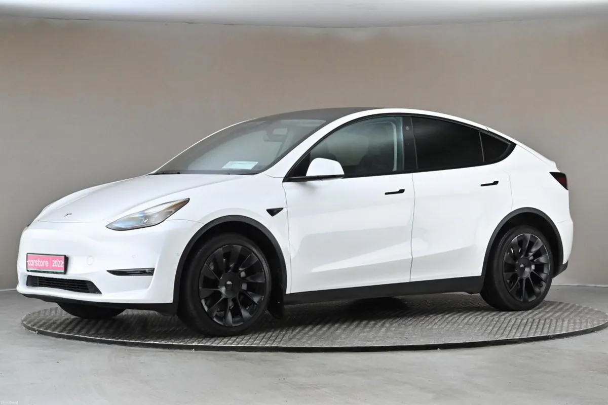 Tesla Model Y LONG RANGE AWD DUAL MOTOR - Image 4