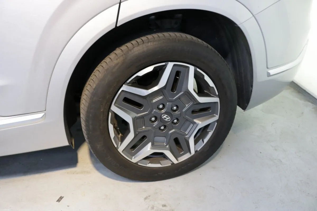 Hyundai Santa Fe PREMIUM PHEV 1.6L PETROL AUTOMATI - Image 4