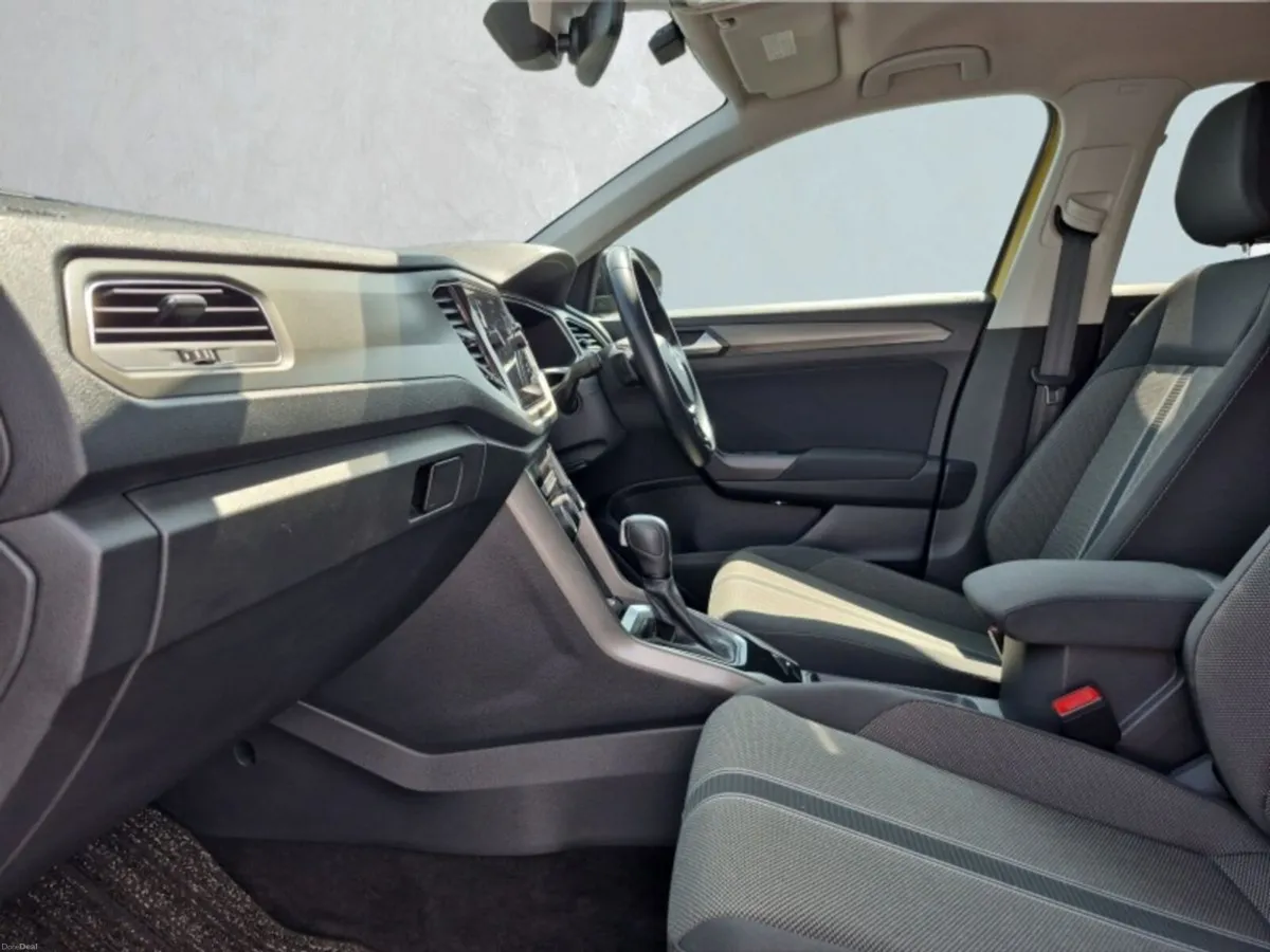 Volkswagen T-Roc ** STYLE DESIGN ** HUGE SPEC ** T - Image 6