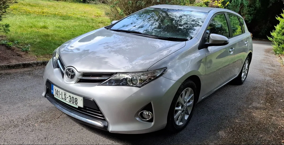 14 Toyota Auris , FSH, Spotless  ,LOW KMS - Image 4
