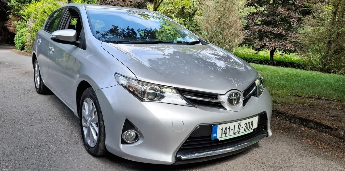 14 Toyota Auris , FSH, Spotless  ,LOW KMS - Image 1