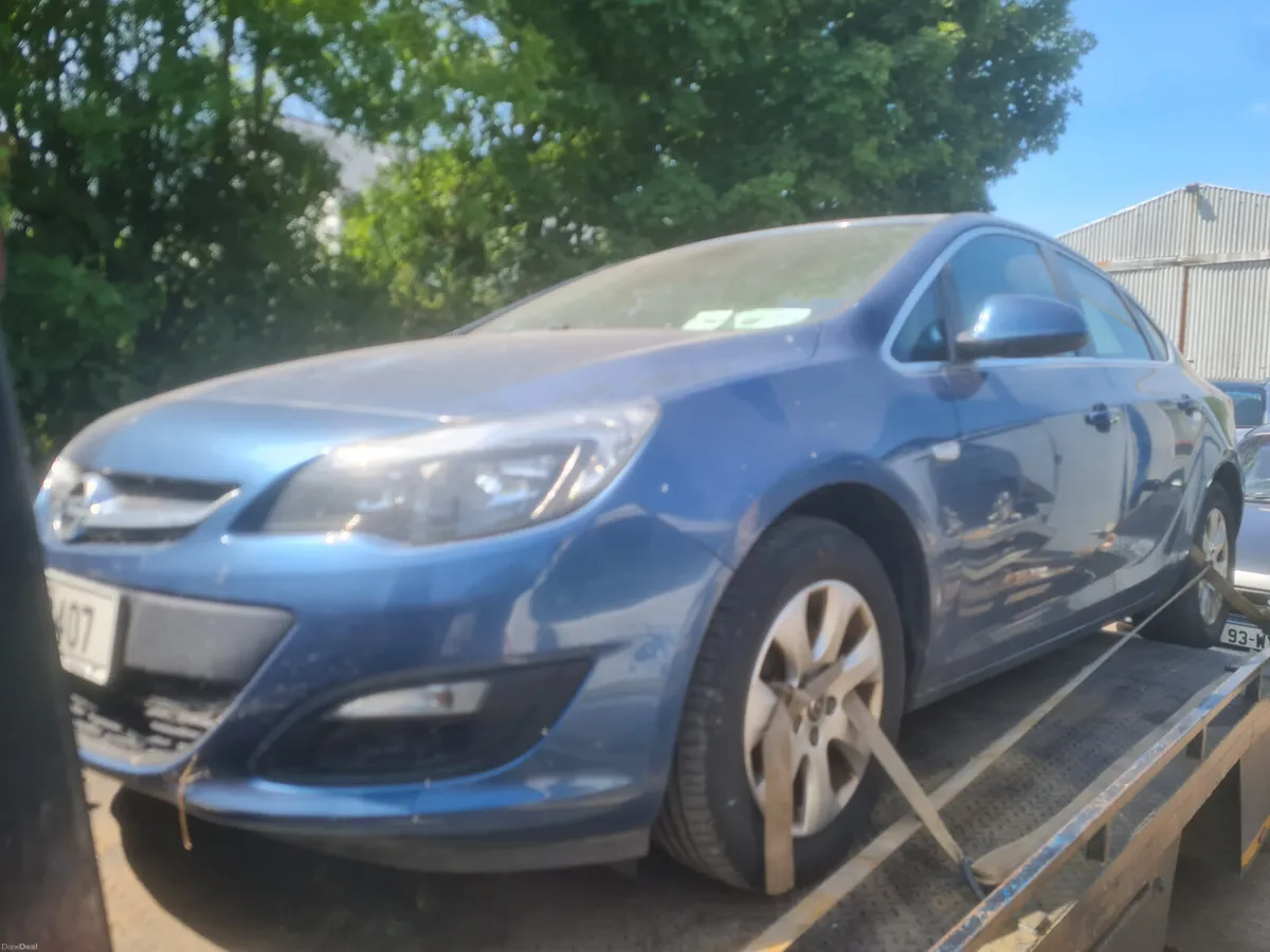 161 Opel Astra 1.6cdti Needs engine work - Image 1