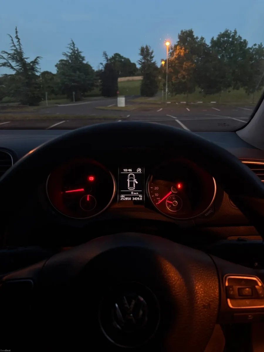 Volkswagen Golf 2011 - Image 4
