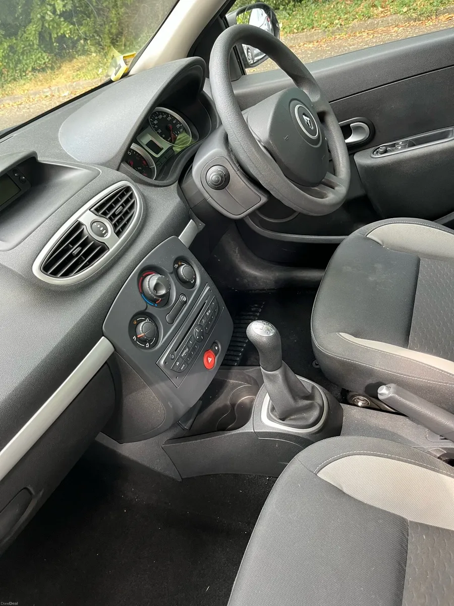 Renault Clio 1.2 Hatchback 2012 - Image 6