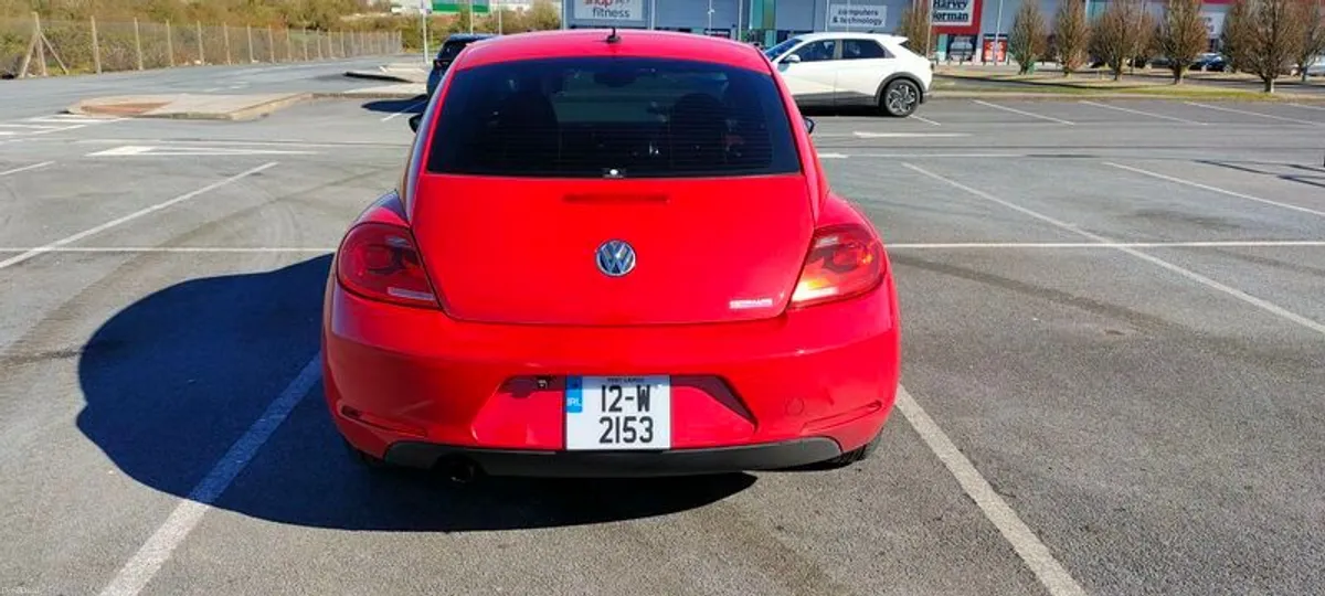 2012 Volkswagen Beetle - Image 5