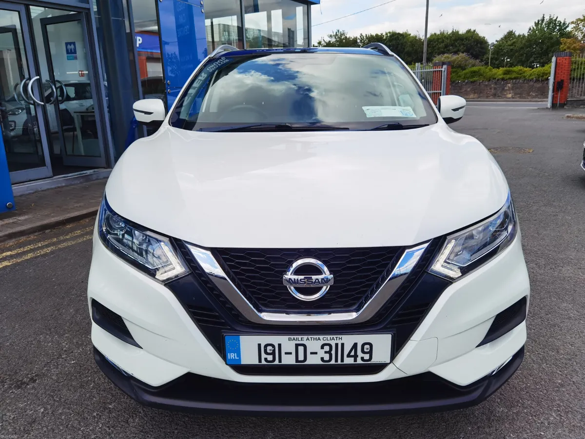 NISSAN QASHQAI 1.5 DSL SV AUTO DIESEL **PAN ROOF** - Image 2