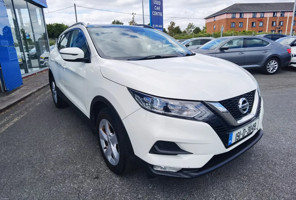 NISSAN QASHQAI 1.5 DSL SV AUTO DIESEL **PAN ROOF** - Image 3