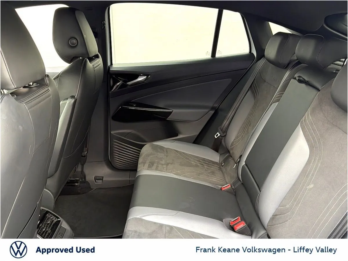 Volkswagen ID.5 77KWH BUSINESS 174HP *GLACIER WHIT - Image 6