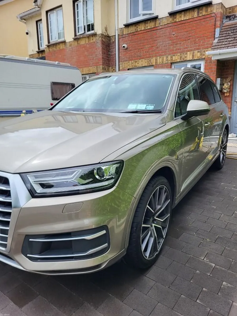 2015 Audi Q7 - Image 1