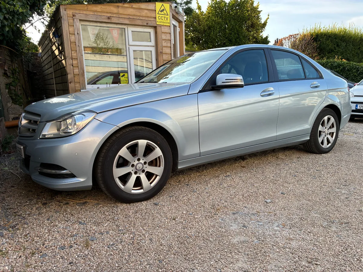 Mercedes Benz C220 CDi Executive BE * Sunroof* - Image 1