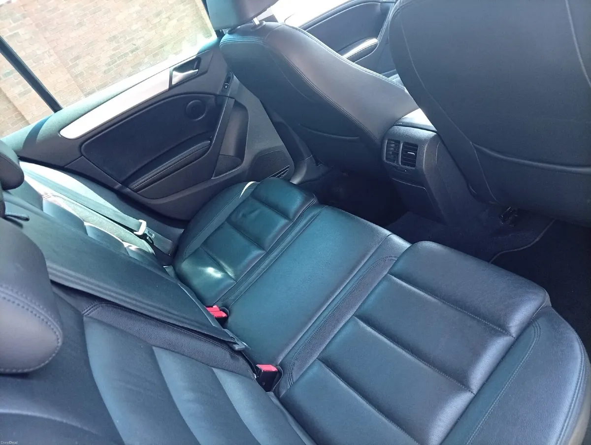 Volkswagen Golf 2012 - Image 4