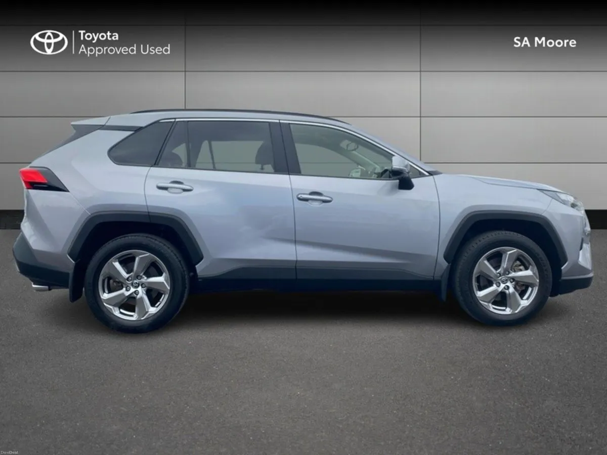 Toyota RAV4 PLATINUM with SUNROOF - Image 3