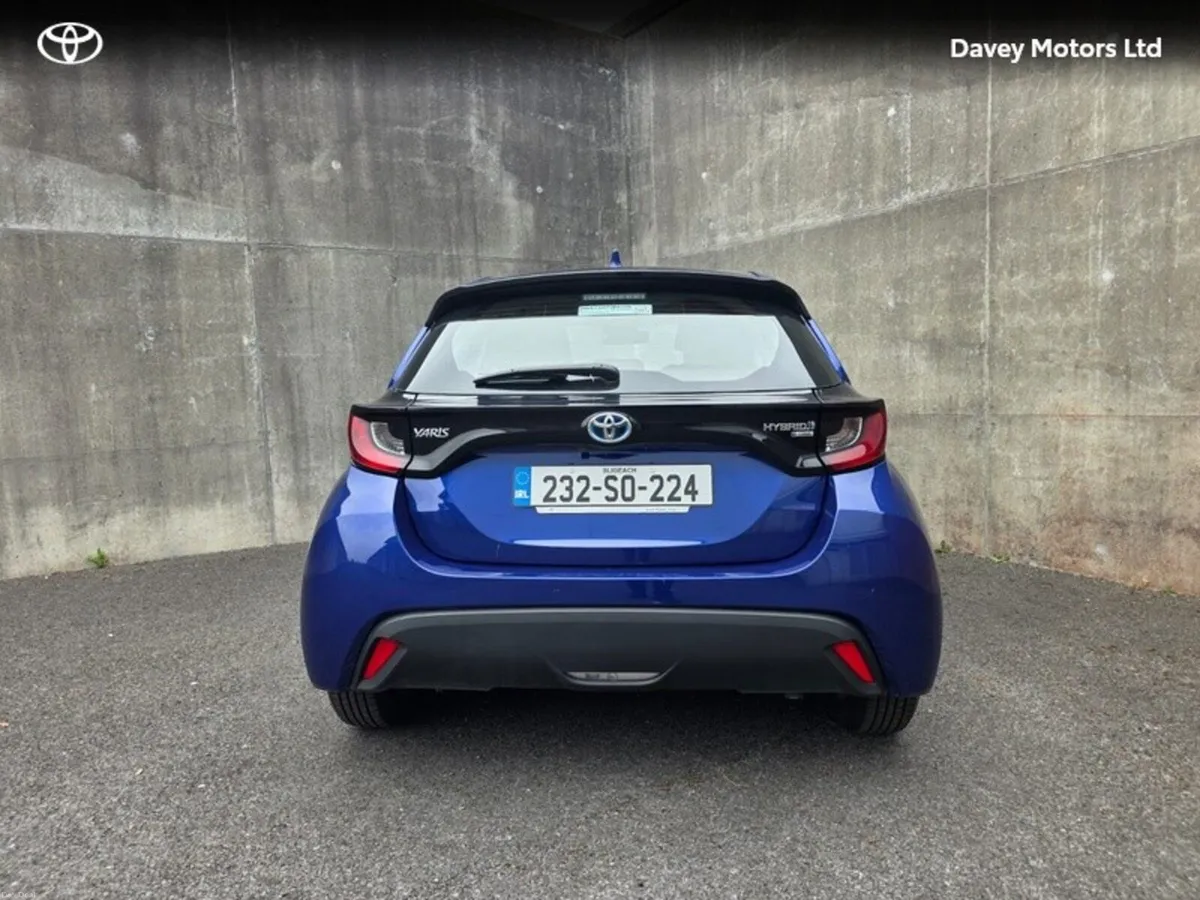 Toyota Yaris 1.5 HYBRID LUNA 4DR - Image 4