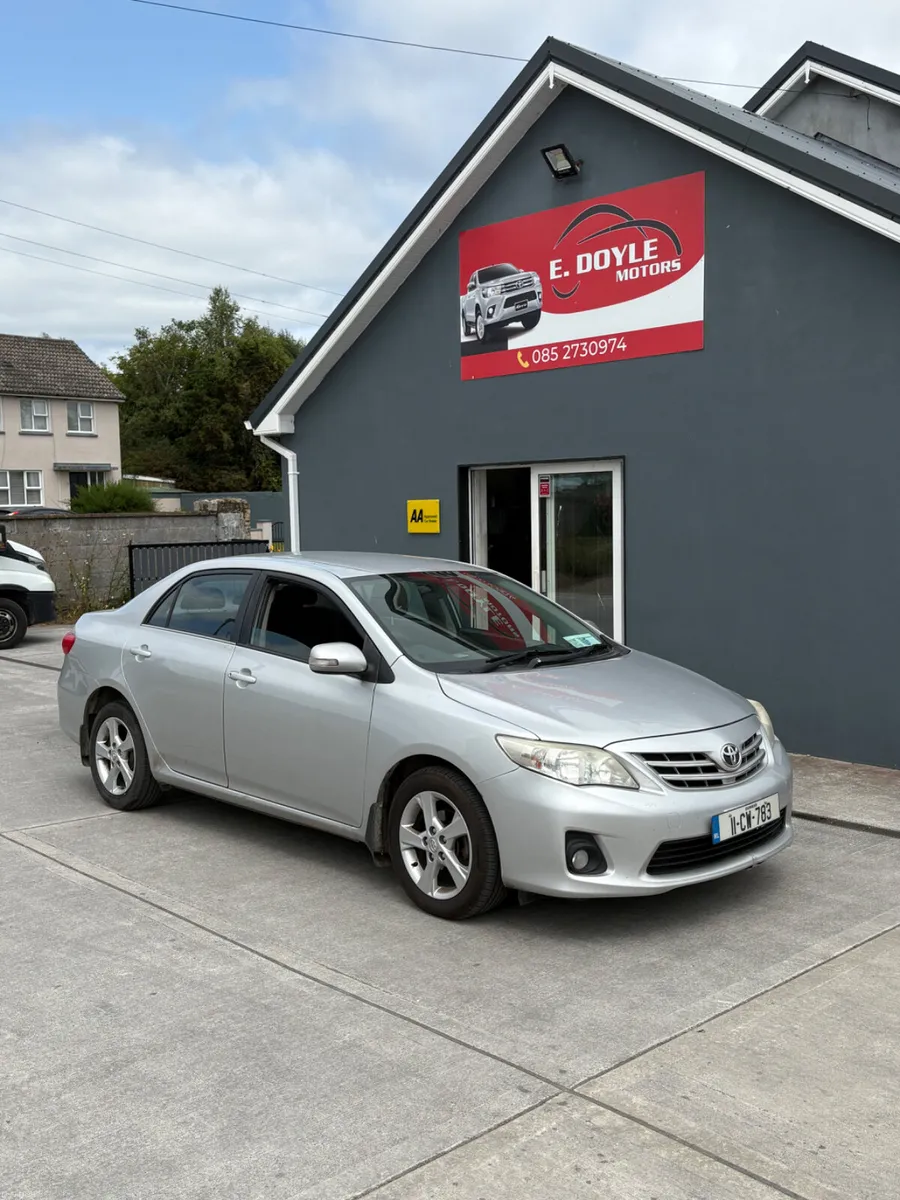 Toyota Corolla 2011 - Image 2