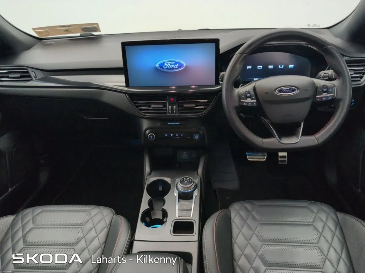 Ford Focus ST-LINE VIGNALE 1.5TD120 *HEATED SPORTS - Image 2