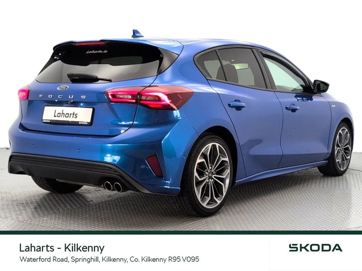 Ford Focus ST-LINE VIGNALE 1.5TD120 *HEATED SPORTS - Image 3