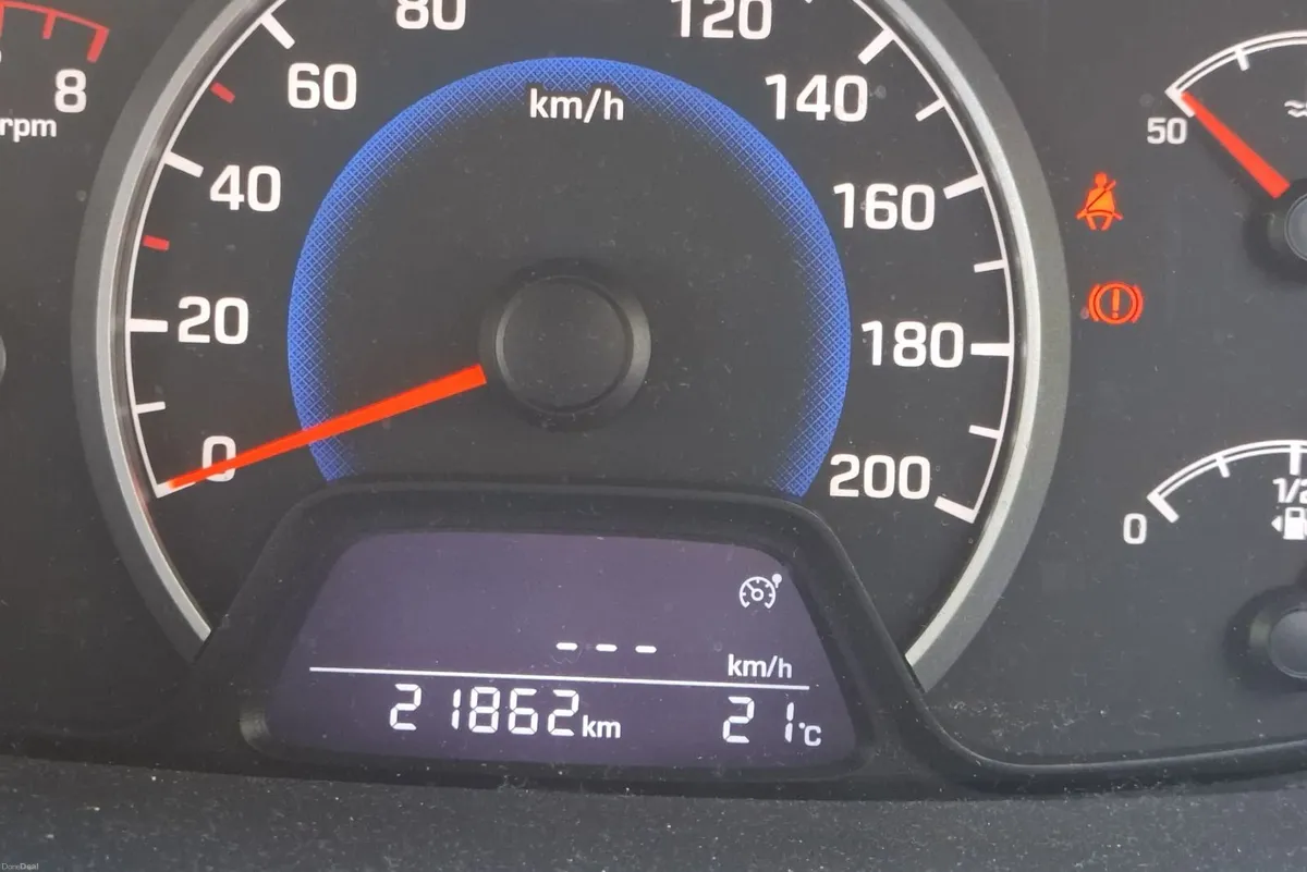 Hyundai i10 DeLuxe 2018, NCT to Jul '28 - Image 6