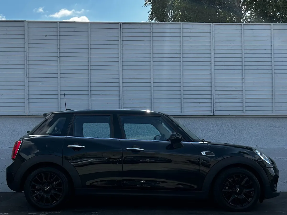 1.5 D AUTO COOPER / LOW KM / FULL HISTORY - Image 2