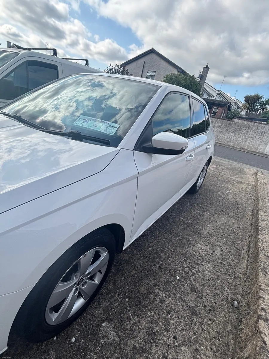 Skoda Fabia 2015 - Image 2