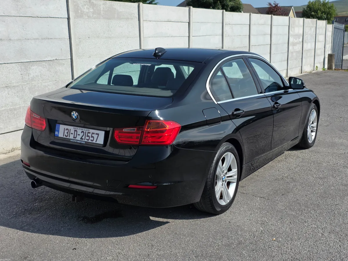 BMW 316D SE Manual - Image 4