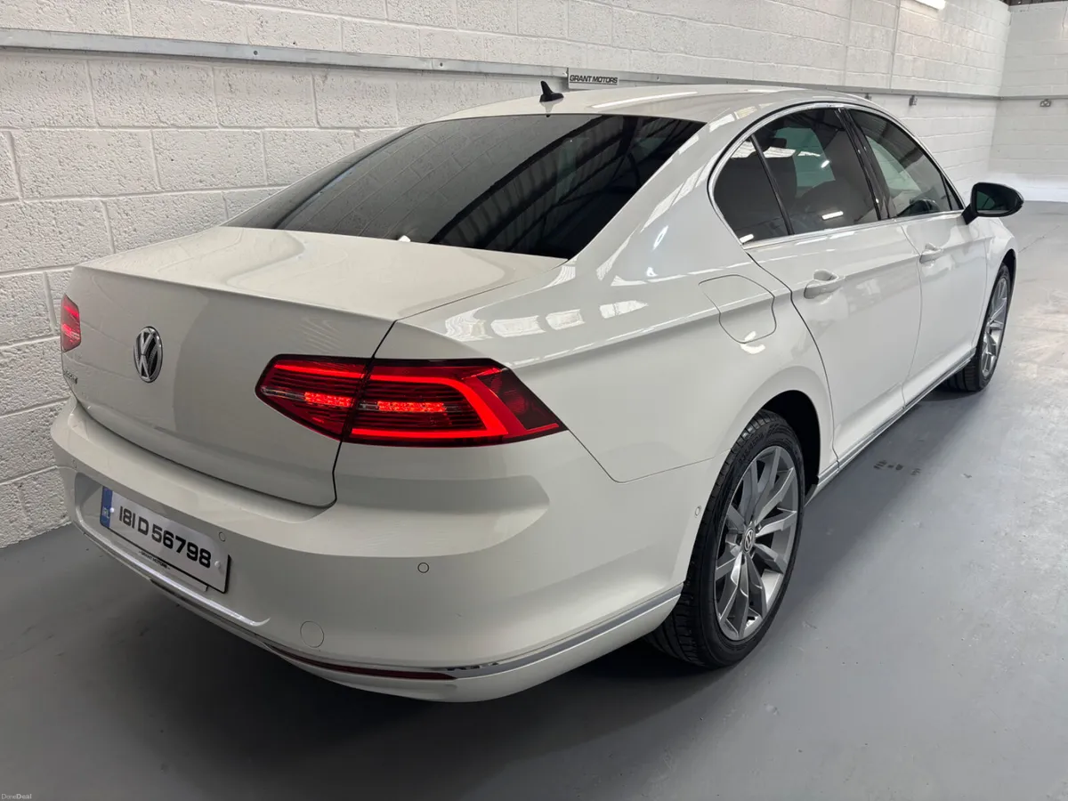 2018 (181) Volkswagen Passat Highline | Low KM - Image 4