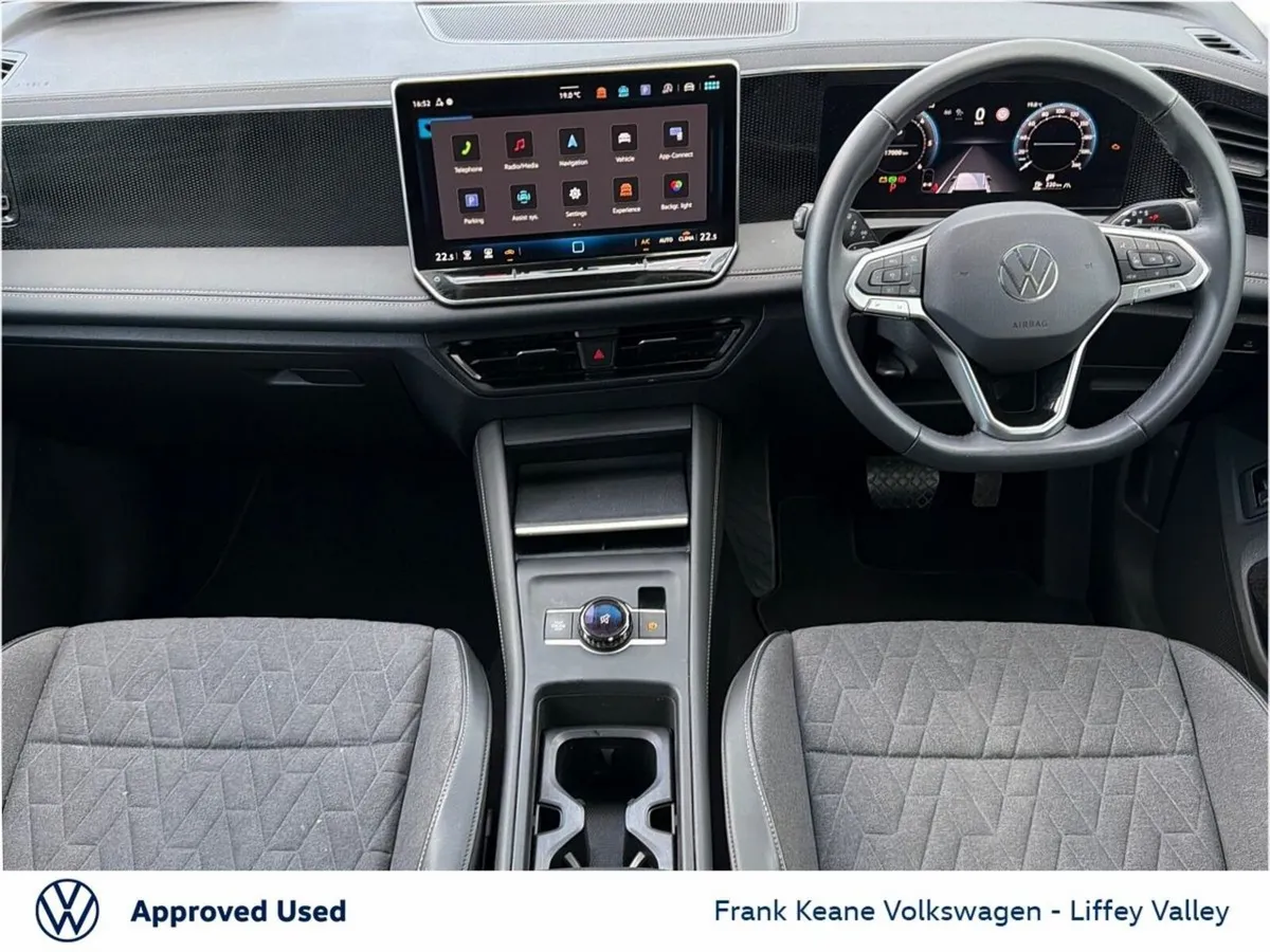 Volkswagen Tiguan LAUNCH EDITION AUTO 2.0 TDI 150H - Image 2