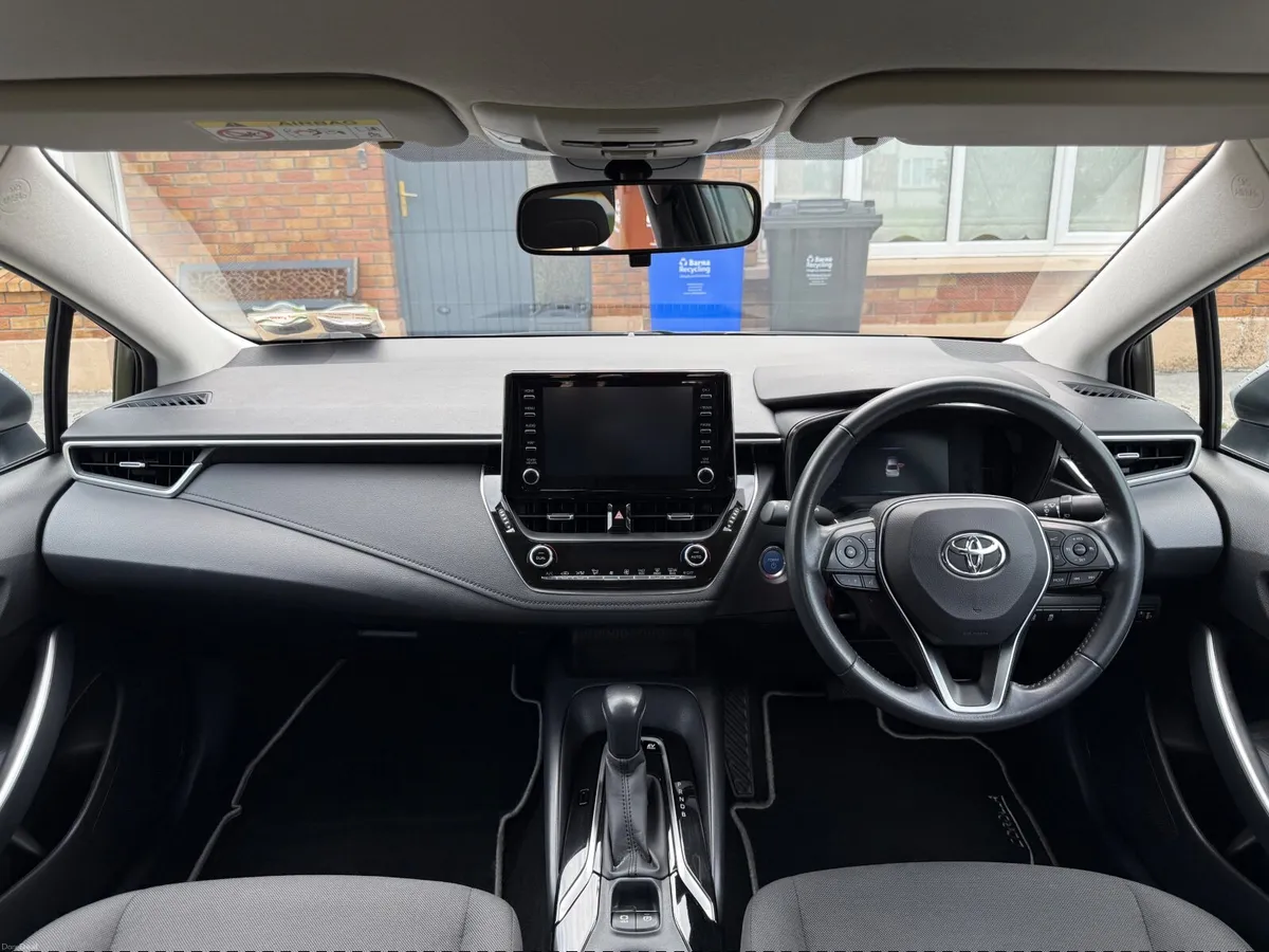 2021 Toyota Corolla Hybrid Luna Saloon - Image 6