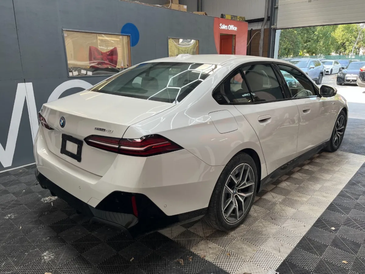 BMW i5 2024 BMW I5 EDRIVE40 M-SPORT AUTOMATIC / CR - Image 2