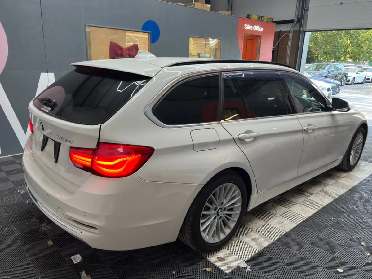 BMW 3-Series 2017 BMW 320D TOURING 2.0 AUTOMATIC / - Image 2