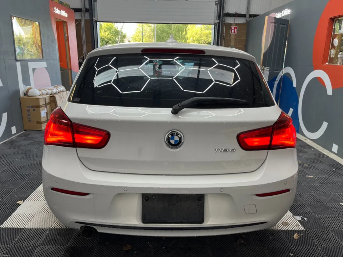 BMW 1-Series 2017 BMW 118D SPORTS 2.0 AUTOMATIC / - Image 3