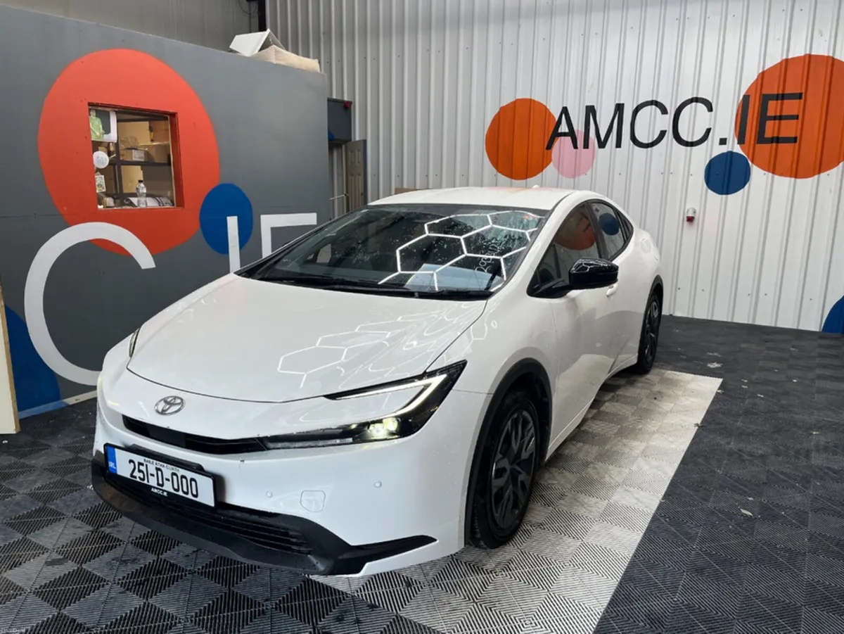 Toyota Prius 2025 TOYOTA PRIUS X 1.8 AUTOMATIC / C - Image 5