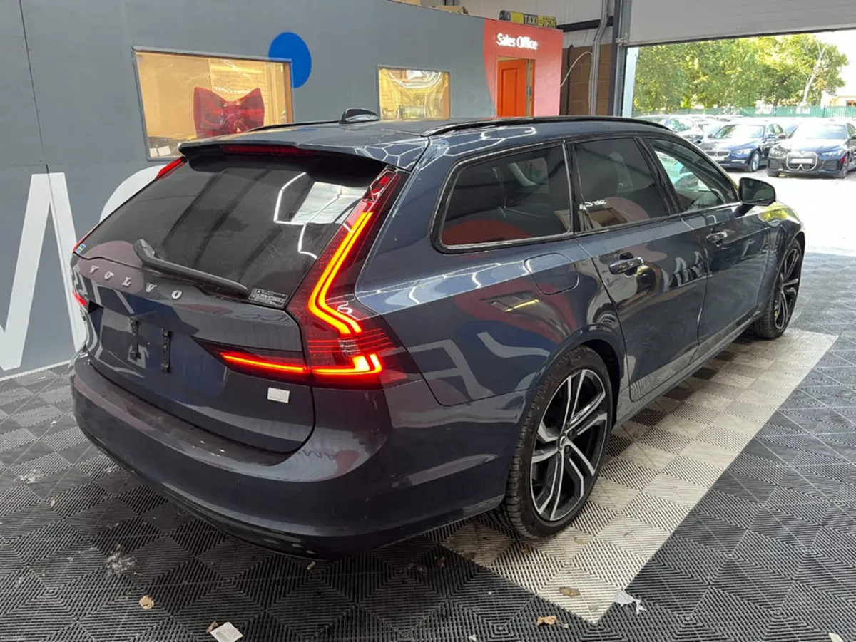 Volvo V90 2023 VOLVO V90 T8 PLUG-IN 2.0 AUTOMATIC - Image 2